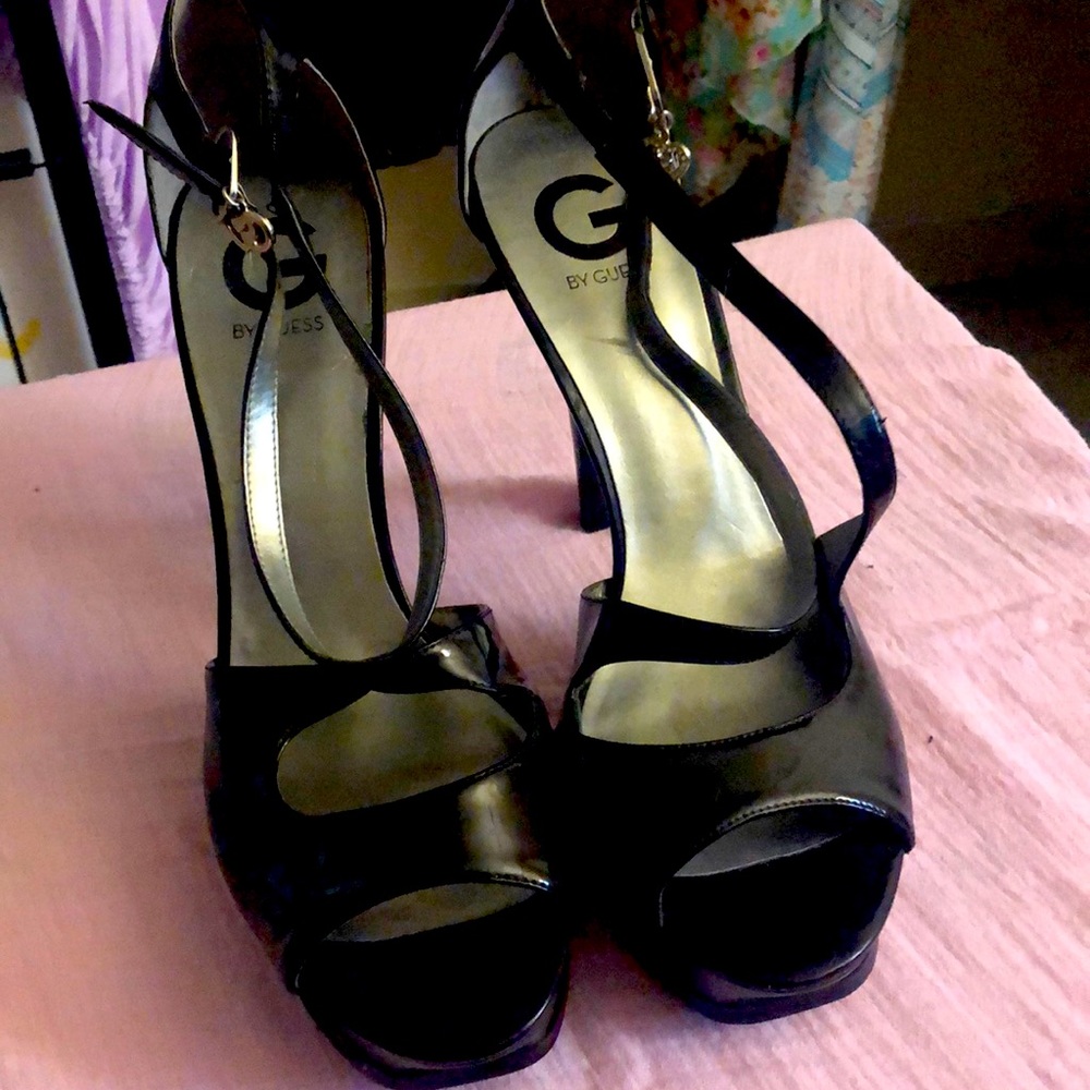 Guess heels 👠